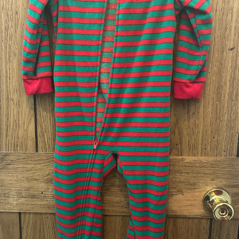 Carter’s zip up sleep and play